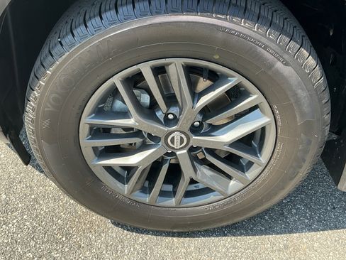 Used 2021 Nissan Rogue S FWD image 10