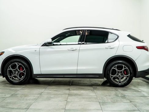 Used 2022 Alfa Romeo Stelvio Ti image 7