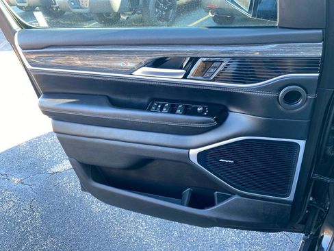 Used 2022 Jeep Wagoneer Series II image 21