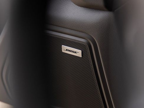 New 2026 Porsche Macan image 22