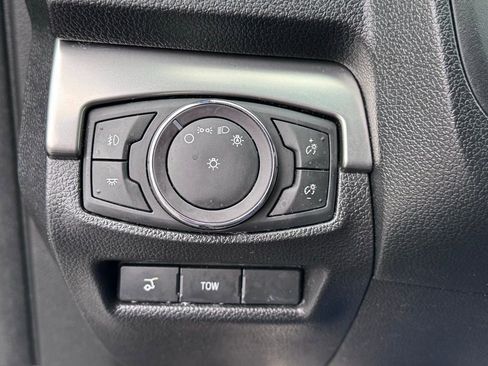 Used 2018 Ford Explorer XLT w/ Equipment Group 202A image 34