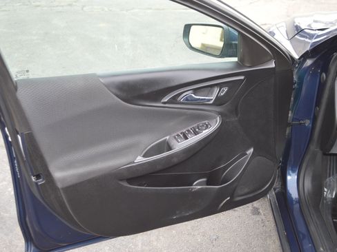 Used 2022 Chevrolet Malibu LT FWD image 11