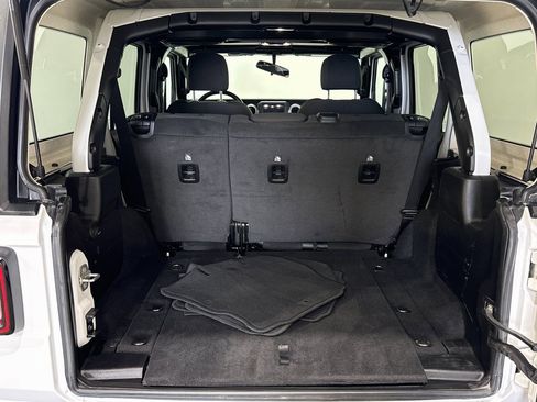 Used 2021 Jeep Wrangler Unlimited Sahara image 22