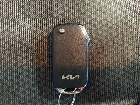 Used 2025 Kia Soul S image 32