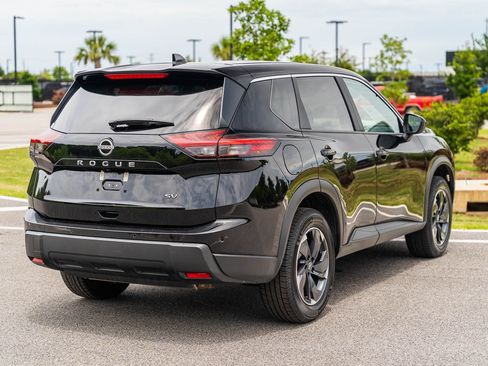 Used 2024 Nissan Rogue SV FWD image 7