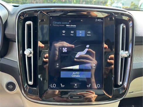 Used 2020 Volvo XC40 T5 Inscription w/ Protection Package image 32