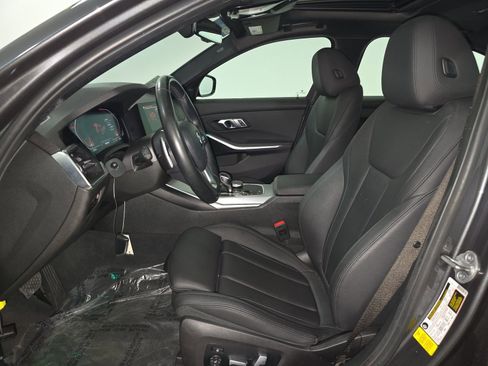 Used 2021 BMW 330i Sedan w/ Convenience Package image 10