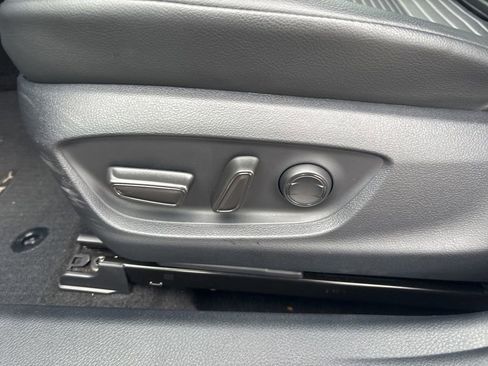 Used 2023 Toyota Camry SE w/ Cold Weather Package image 17