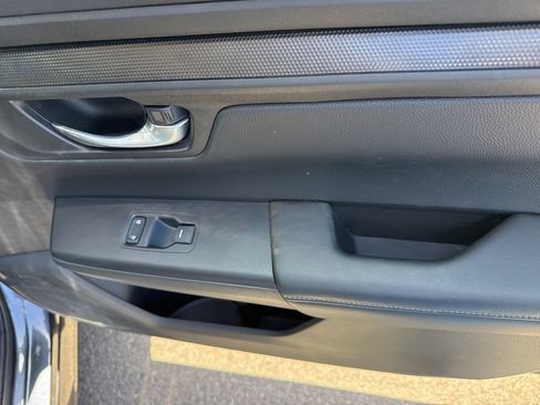 Used 2023 Honda CR-V LX image 8