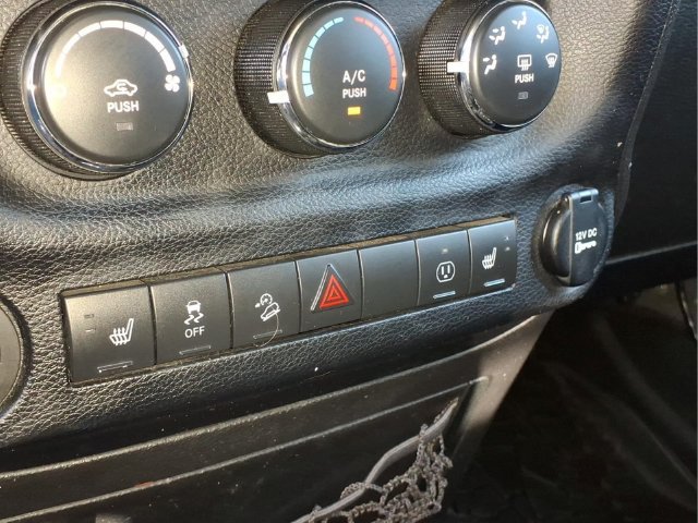 Used 2014 Jeep Wrangler Unlimited Sahara AWD/4WD image 16