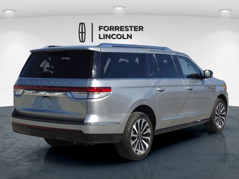 Used 2023 Lincoln Navigator L Reserve image 7
