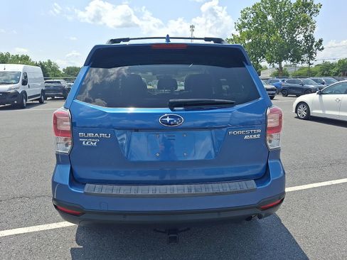 Used 2017 Subaru Forester 2.5i Touring AWD/4WD image 5