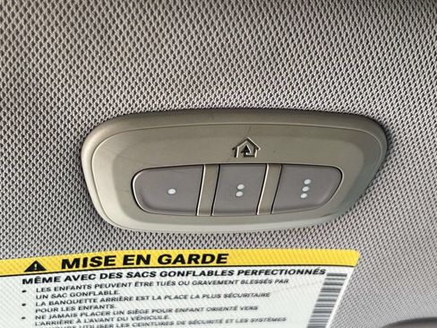 Used 2019 Chrysler Pacifica Limited FWD image 28