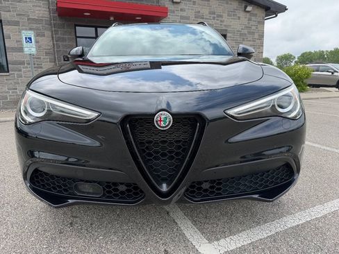 Used 2022 Alfa Romeo Stelvio Veloce AWD/4WD image 2