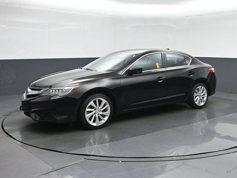 Used 2018 Acura ILX FWD image 3