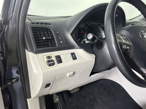 Used 2009 Toyota Venza AWD image 28