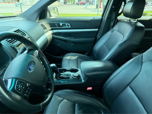 Used 2016 Ford Explorer XLT w/ Equipment Group 202A AWD/4WD image 5