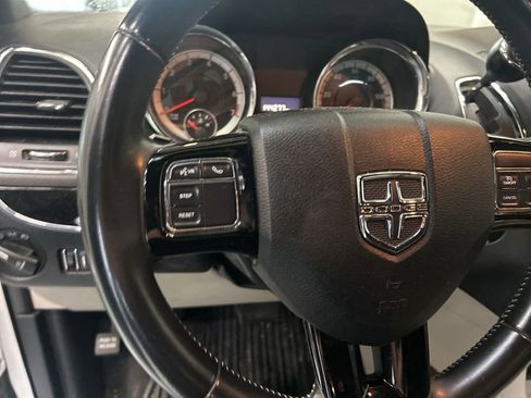 Used 2019 Dodge Grand Caravan SXT FWD image 9