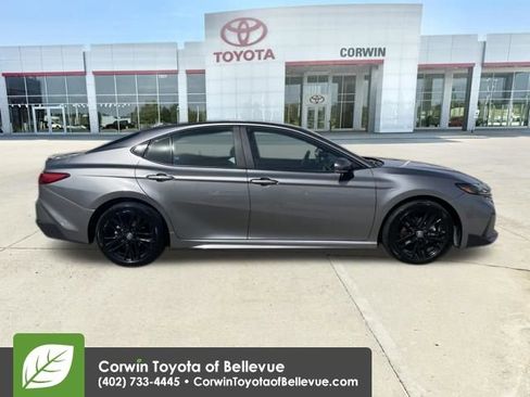 Used 2025 Toyota Camry SE image 6