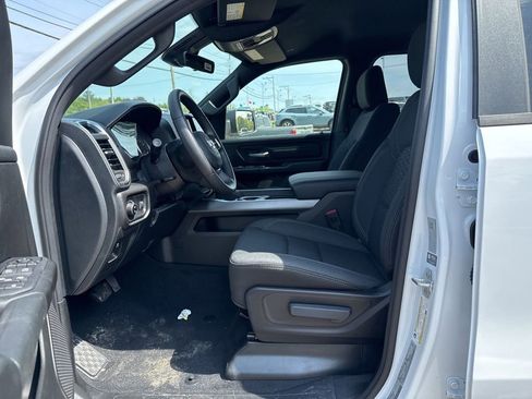 New 2026 RAM 1500 Express AWD/4WD image 17