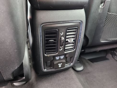 Used 2022 Jeep Grand Cherokee Limited AWD/4WD image 13