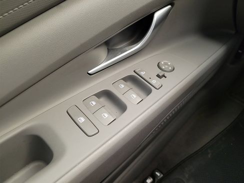 Used 2023 Hyundai Elantra SEL w/ Preferred Accessory Package image 27