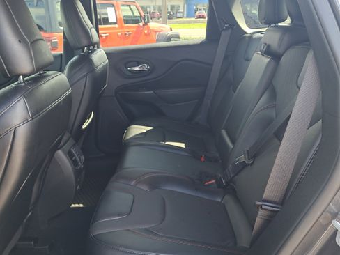 Used 2022 Jeep Cherokee Trailhawk w/ Premium Leather Package image 15