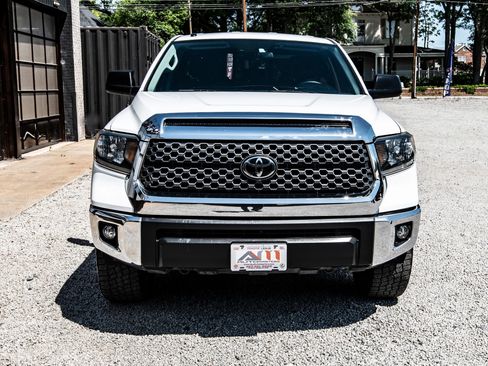 Used 2018 Toyota Tundra SR5 RWD image 2