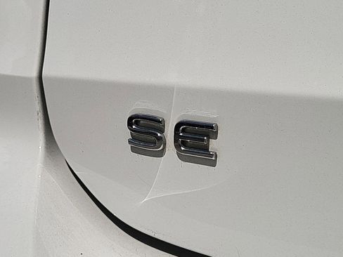 Used 2025 Volkswagen Taos SE AWD/4WD image 25