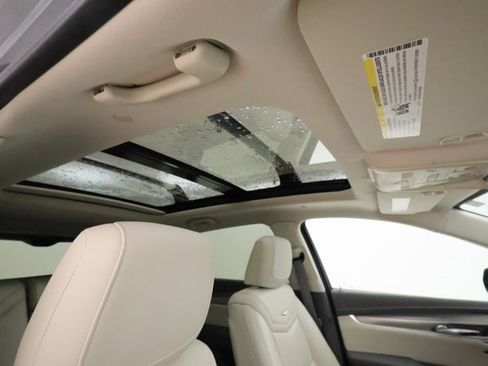 Used 2021 Cadillac XT5 Premium Luxury image 25