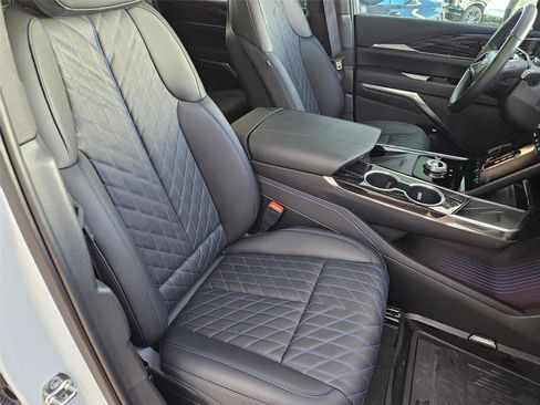 New 2026 Cadillac Escalade IQ Luxury 1 w/ LPO, Floor Liner Package AWD/4WD image 28
