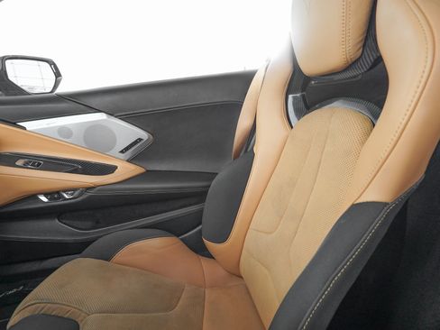 Used 2020 Chevrolet Corvette Stingray Premium Cpe w/ 3LT Preferred Equipment Group image 23