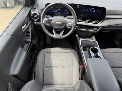 Used 2025 Chevrolet Equinox LT FWD image 13