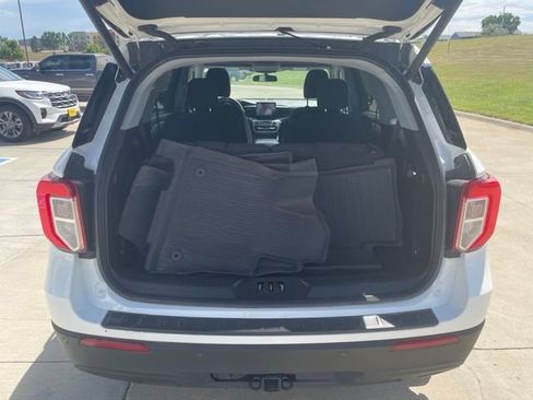 Used 2022 Ford Explorer XLT w/ Class IV Trailer Tow Package AWD/4WD image 21
