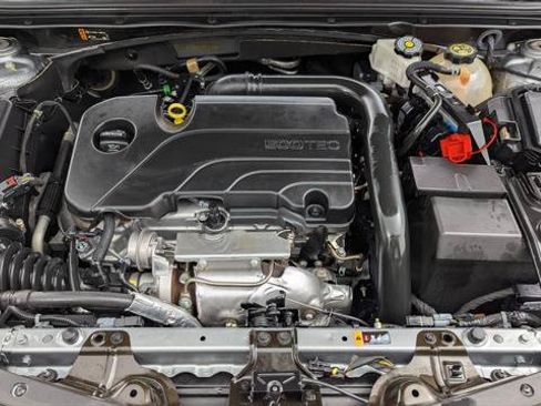 Used 2024 Chevrolet Malibu LT FWD image 33