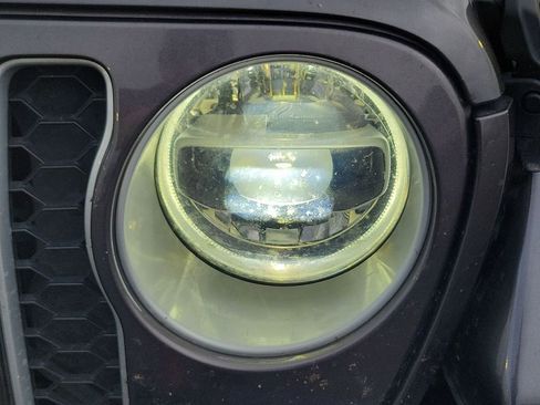 Used 2021 Jeep Wrangler Unlimited Sahara w/ Cold Weather Group image 10