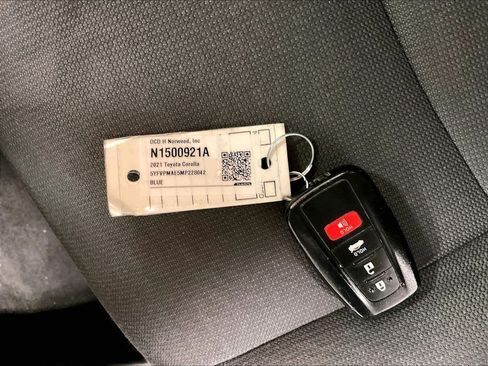 Used 2021 Toyota Corolla LE w/ LE Convenience Package FWD image 30