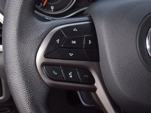 Used 2021 Jeep Cherokee Latitude image 23