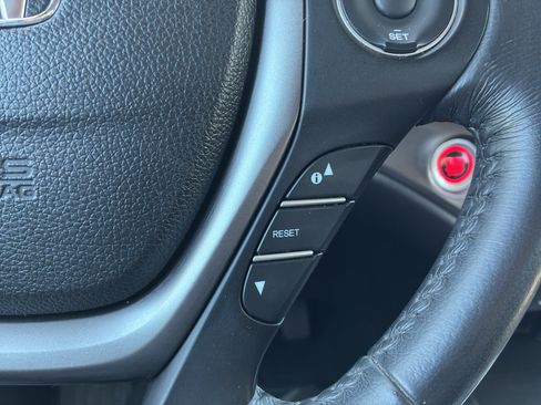 Used 2017 Honda Ridgeline RTL-T image 35