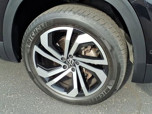 Used 2021 Volkswagen Atlas SEL Premium AWD/4WD image 23