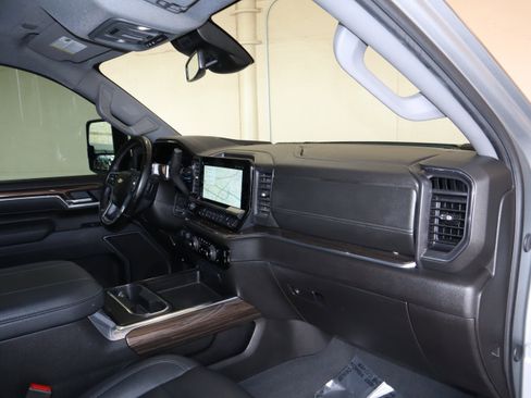 Used 2025 Chevrolet Silverado 2500 LT w/ Texas Edition AWD/4WD image 39