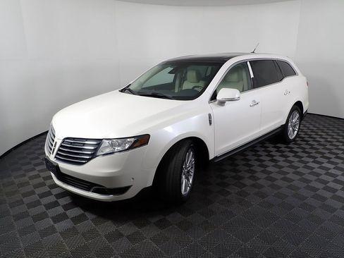 Used 2019 Lincoln MKT Standard image 10
