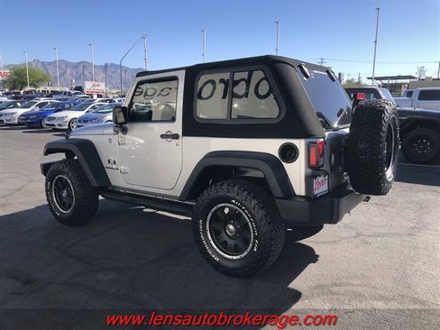 Used 2009 Jeep Wrangler X AWD/4WD image 6