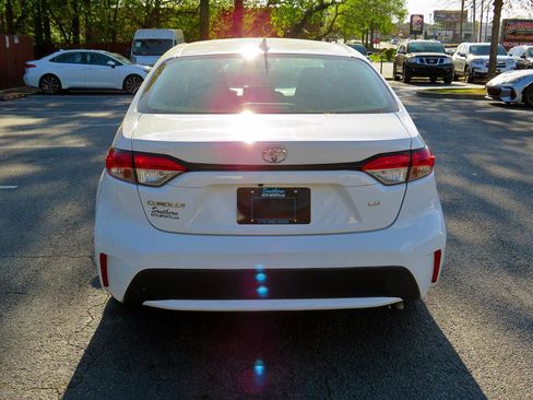 Used 2021 Toyota Corolla LE FWD image 8