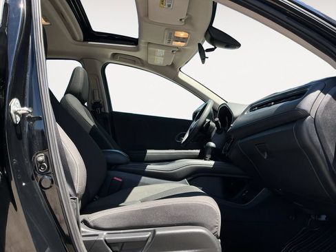 Used 2019 Honda HR-V EX image 16