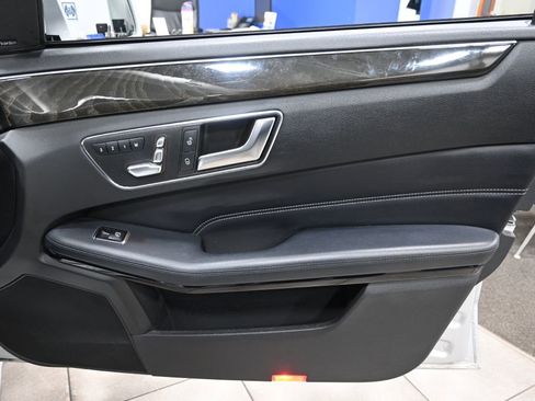 Used 2016 Mercedes-Benz E 350 4MATIC Sedan image 19