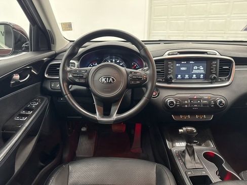 Used 2017 Kia Sorento EX w/ EX V6 Premium Package image 21