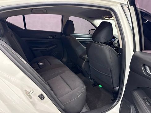 Used 2022 Nissan Altima 2.5 SV FWD image 11
