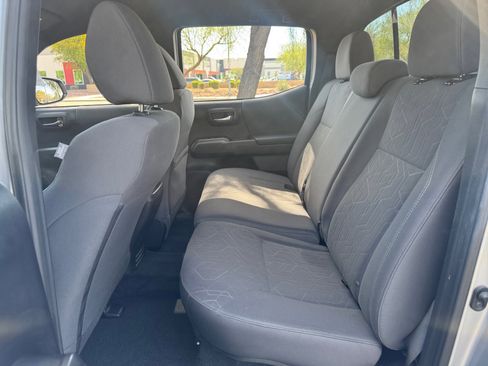 Used 2018 Toyota Tacoma TRD Off-Road image 17