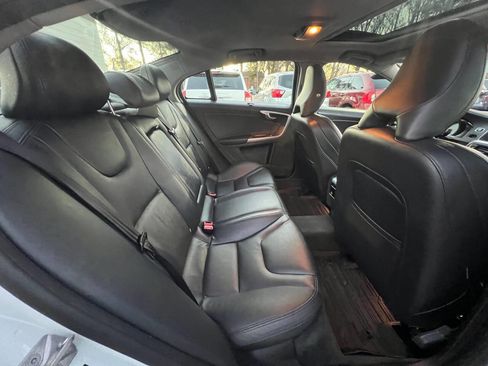 Used 2016 Volvo S60 T5 Premier image 12